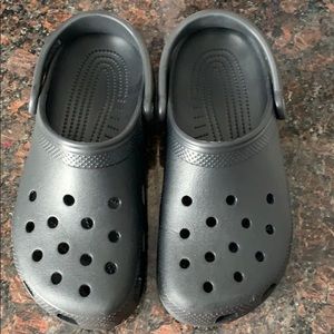 all black crocs